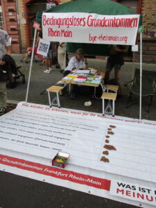 Bodenzeitung-Aktion auf dem Rotlintfest in Bornheim, Frankfurt/Main